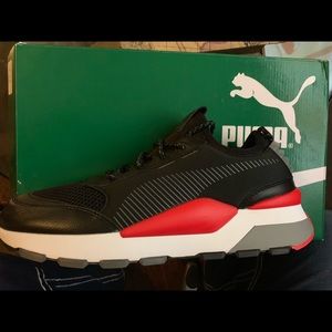 Puma kicks
